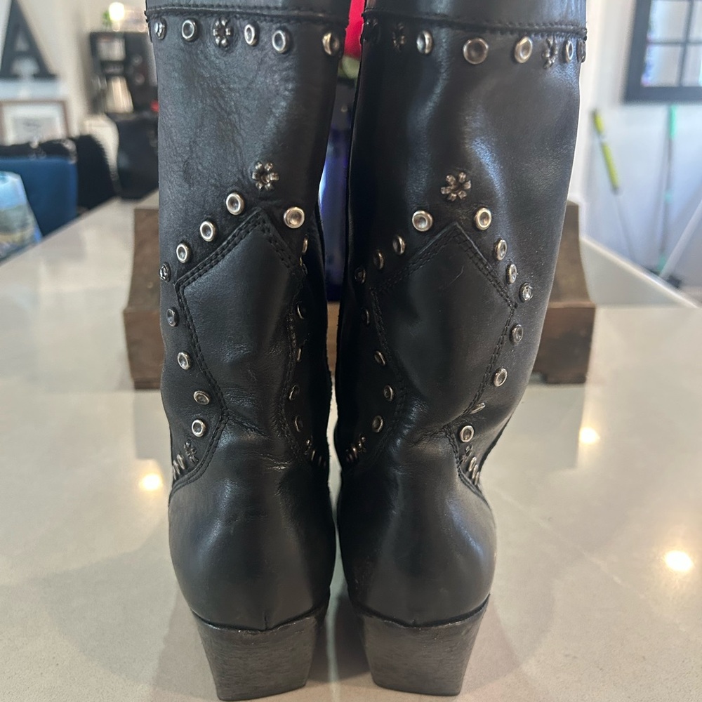 Vince Camuto Julenda Studded Western Boots Size 8.5. Worn/very good condition - Picture 3 of 6